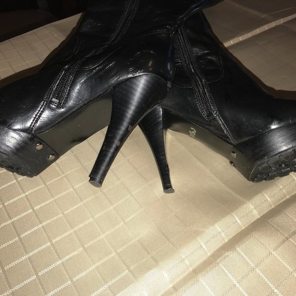 Guess Boots - Picture 3 of 4